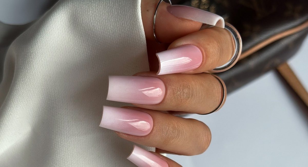 Грошовий манікюр у листопаді 2025 року: тренди для удачі та успіху