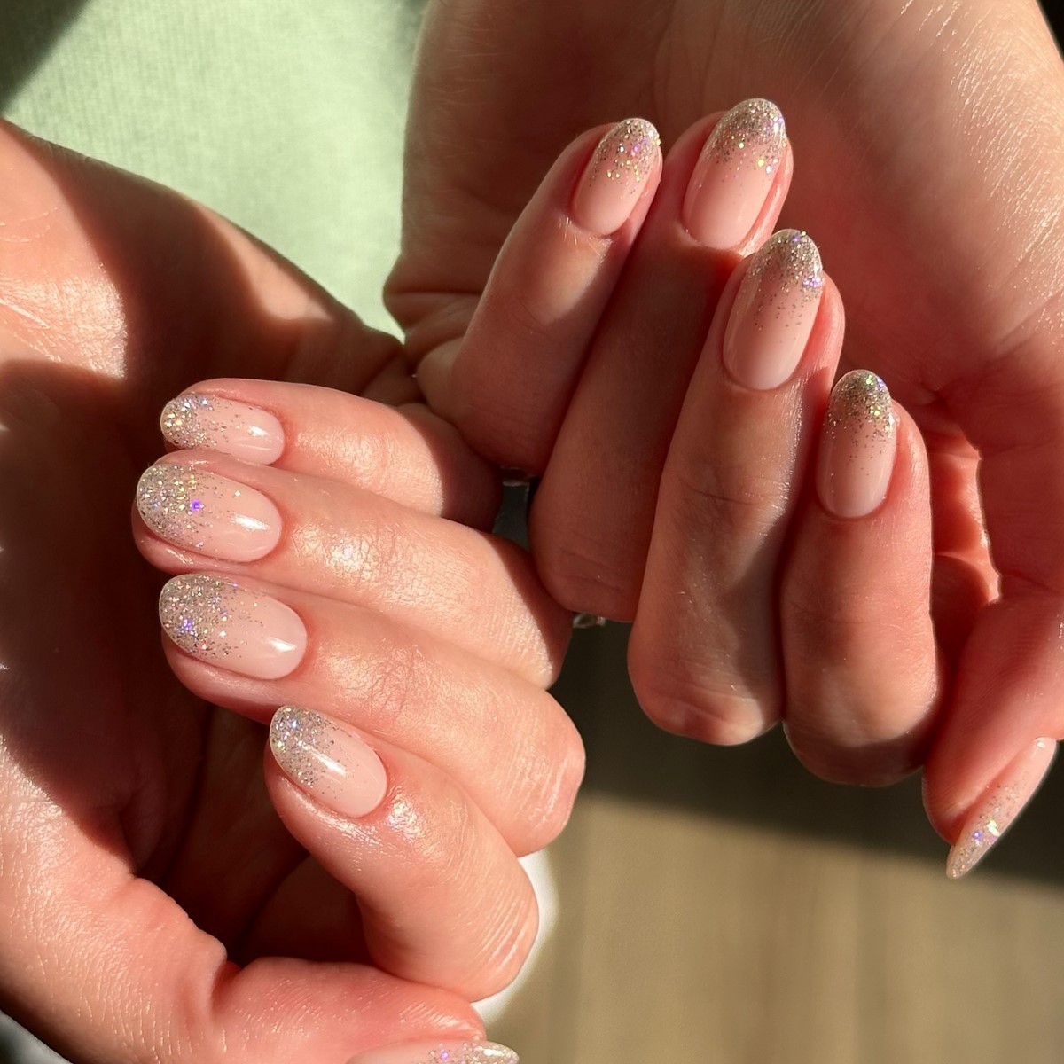 Грошовий манікюр у лютому 2026 року для удачі та багатства