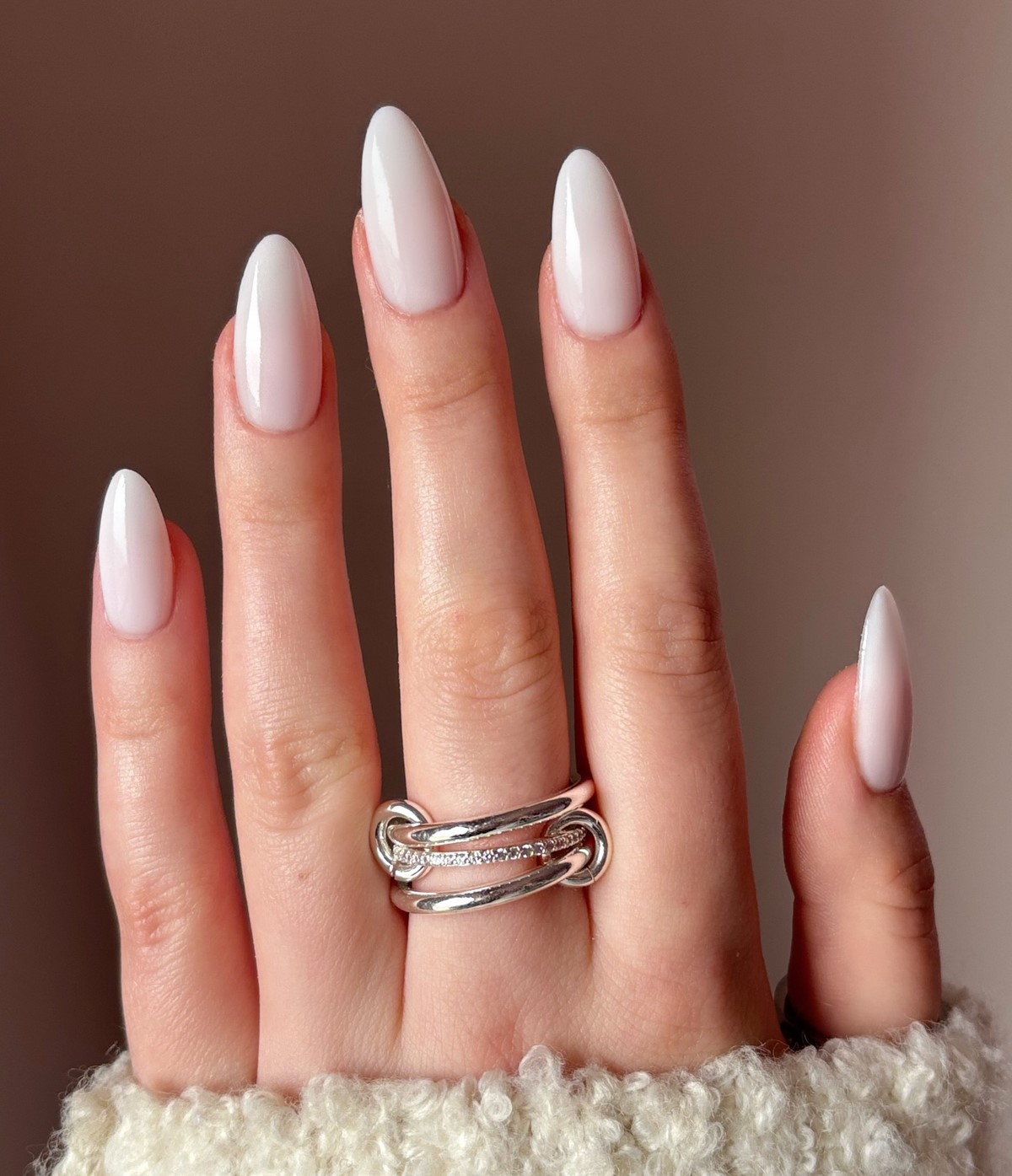 Грошовий манікюр у лютому 2026 року для удачі та багатства