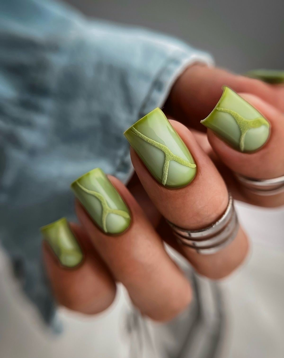 Грошовий манікюр у лютому 2026 року для удачі та багатства