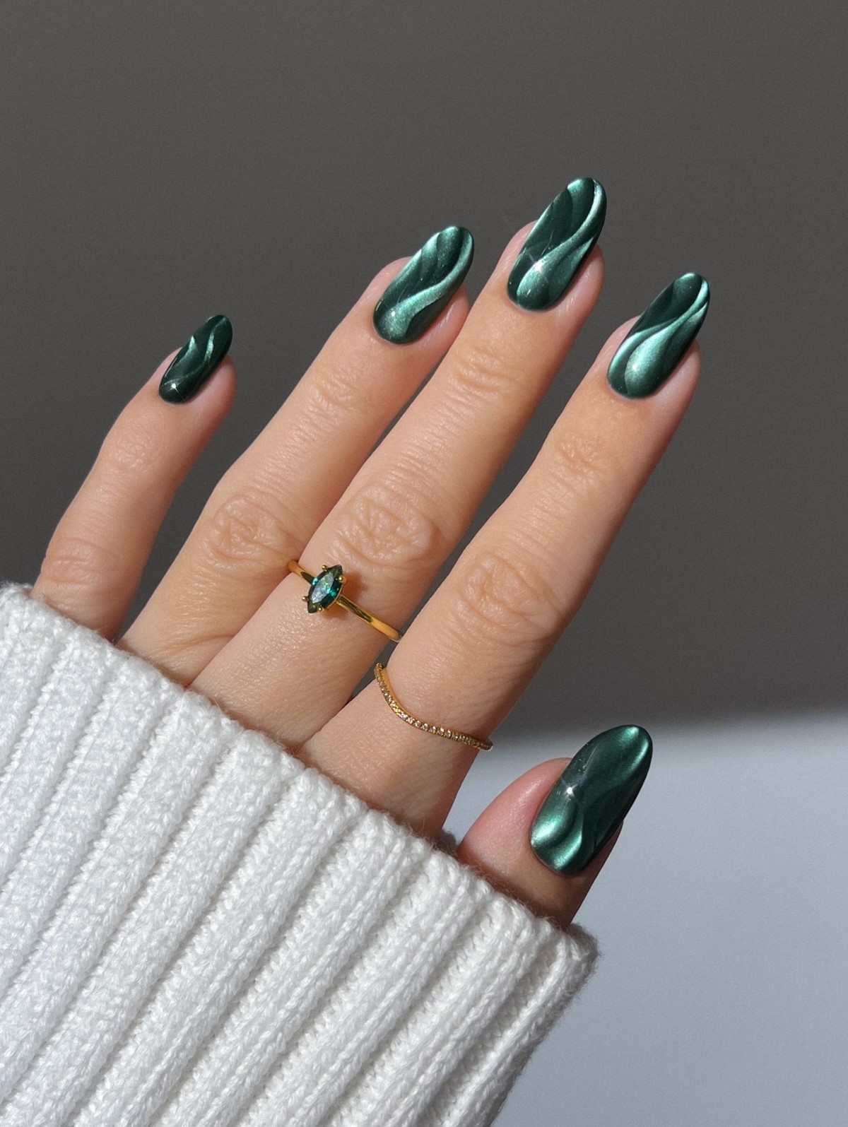 Грошовий манікюр у лютому 2026 року для удачі та багатства