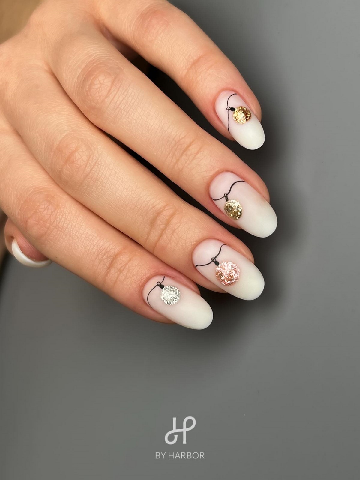 Зимовий манікюр 2026: довгі нігті в головних трендах