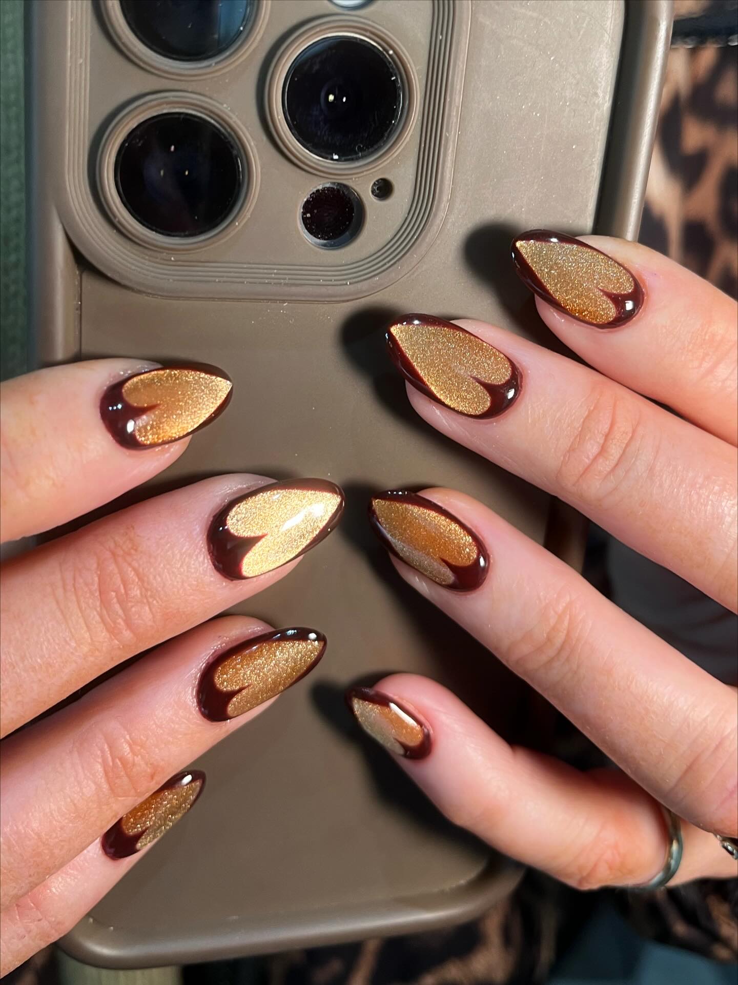 Манікюр із сердечками в лютому 2026 року як символ ніжності