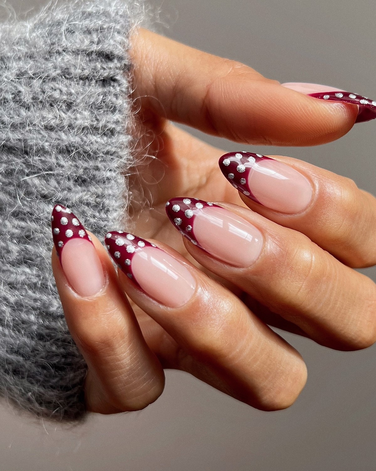 Мигдалеподібний манікюр на зиму 2026, який надихає