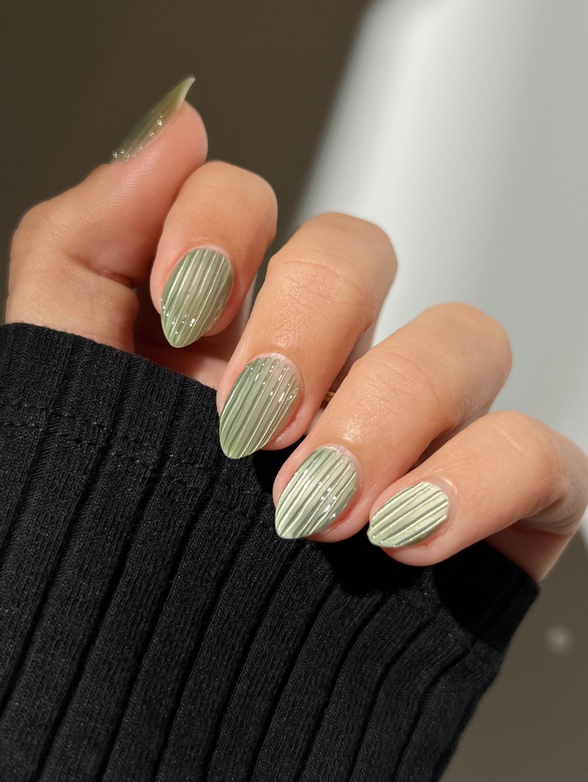 Мигдалеподібний манікюр на зиму 2026, який надихає