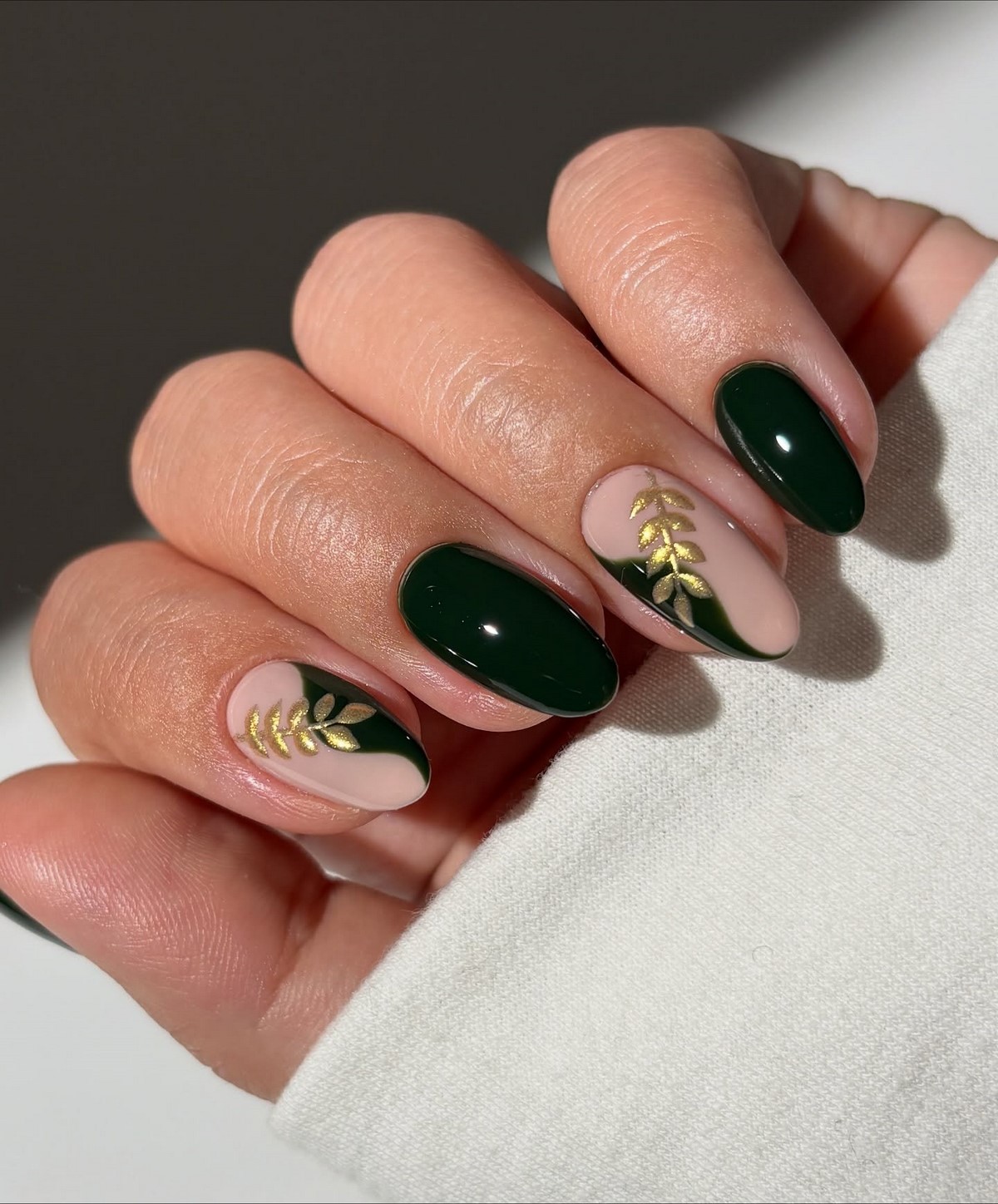 Мигдалеподібний манікюр на зиму 2026, який надихає