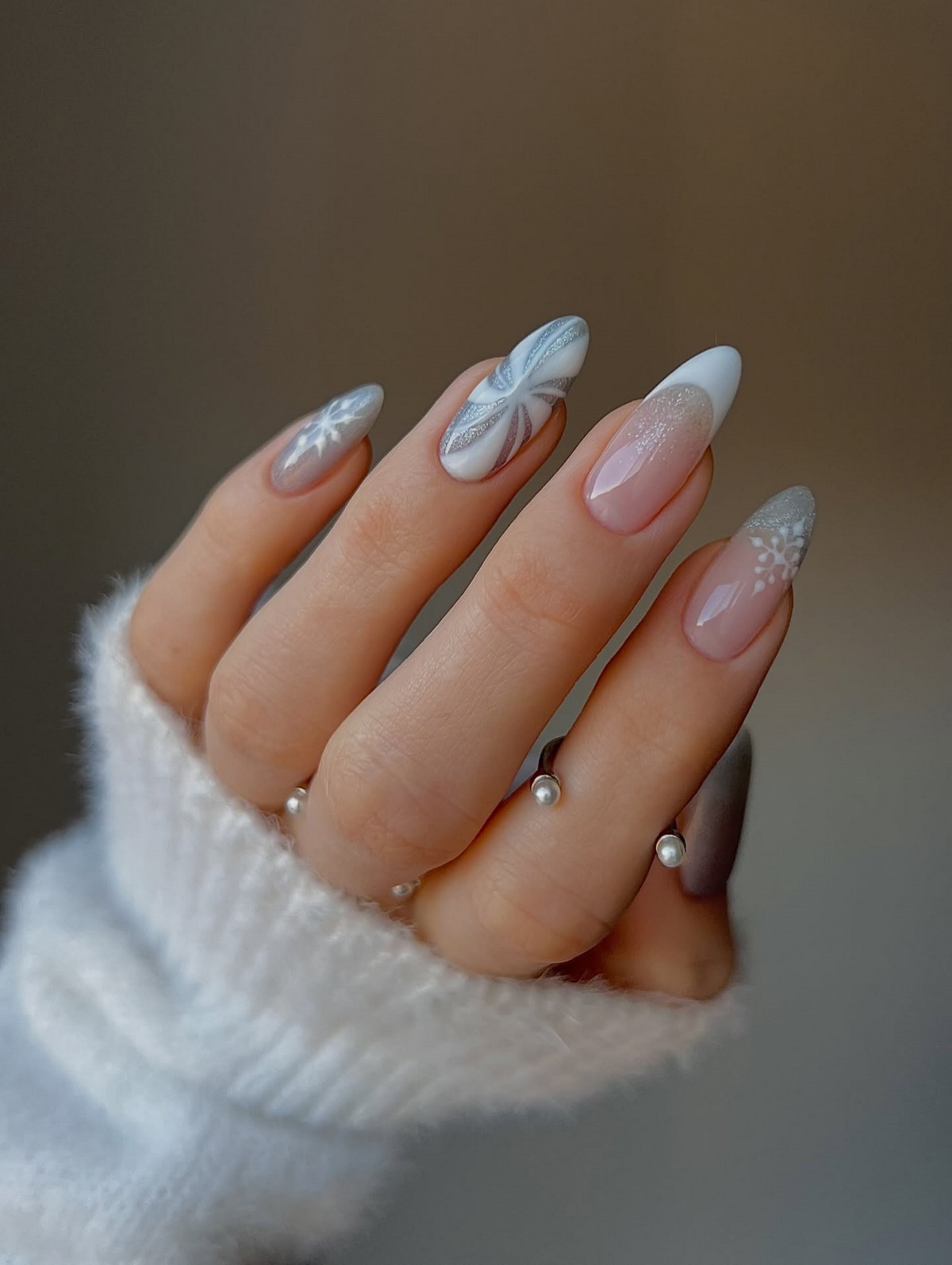 Мигдалеподібний манікюр на зиму 2026, який надихає