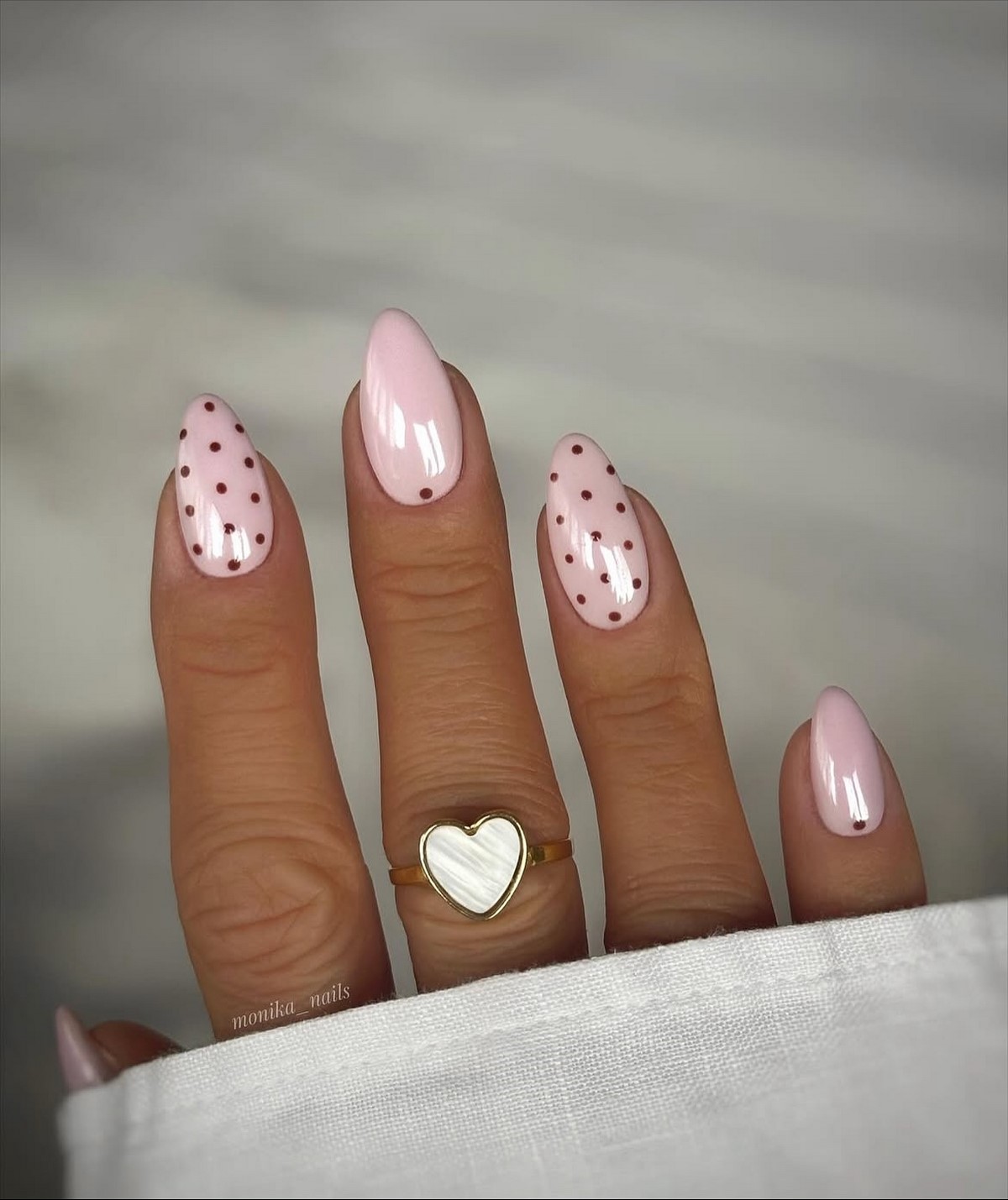 Мигдалеподібний манікюр на зиму 2026, який надихає