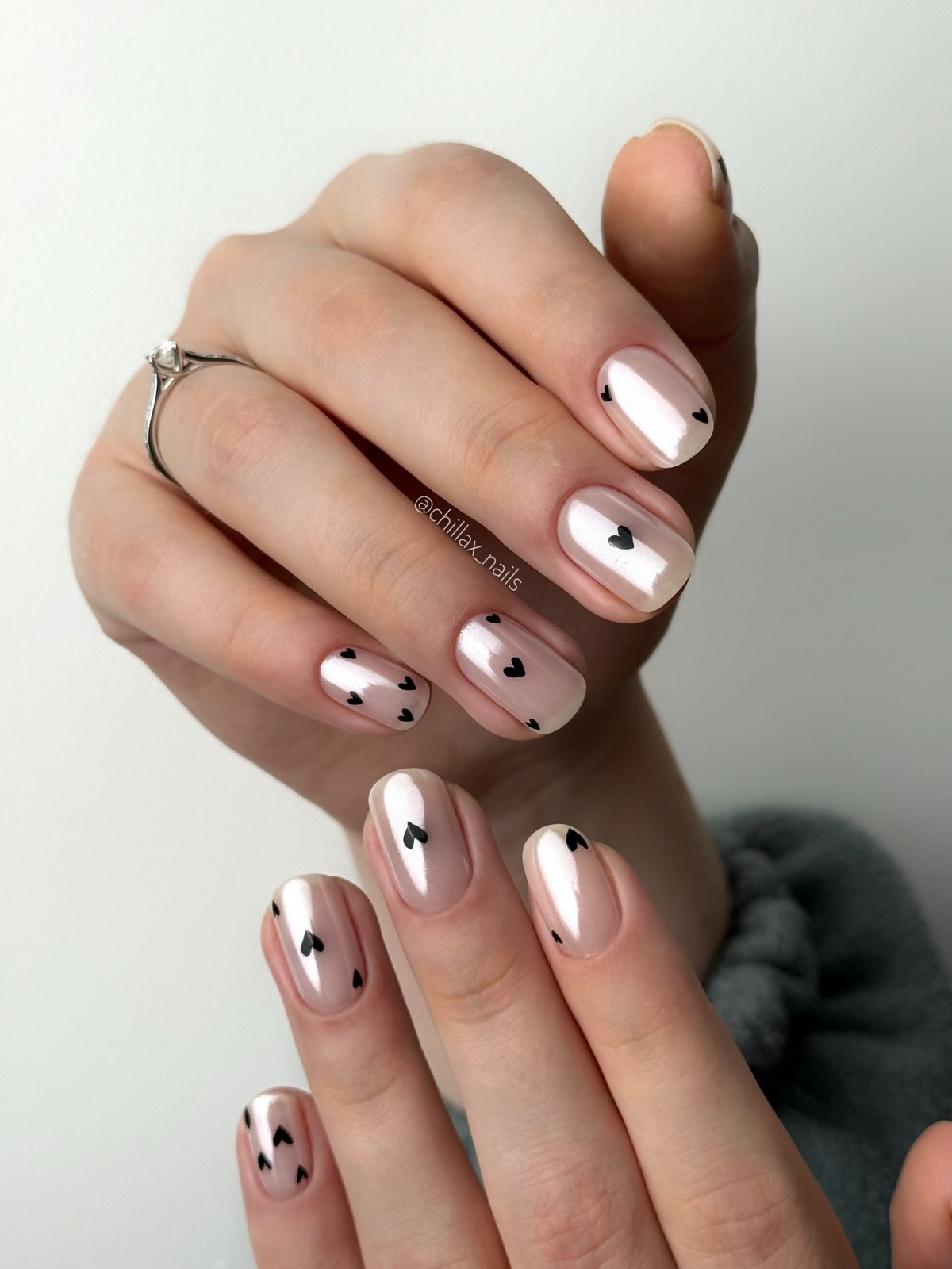 Сердечка на нігтях в лютому 2026: романтика на максимум