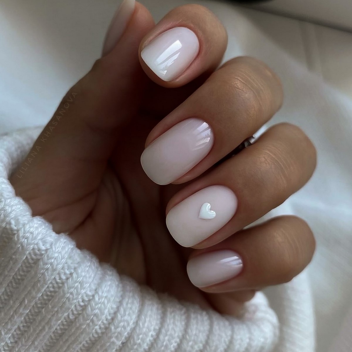 Сердечка на нігтях в лютому 2026: романтика на максимум