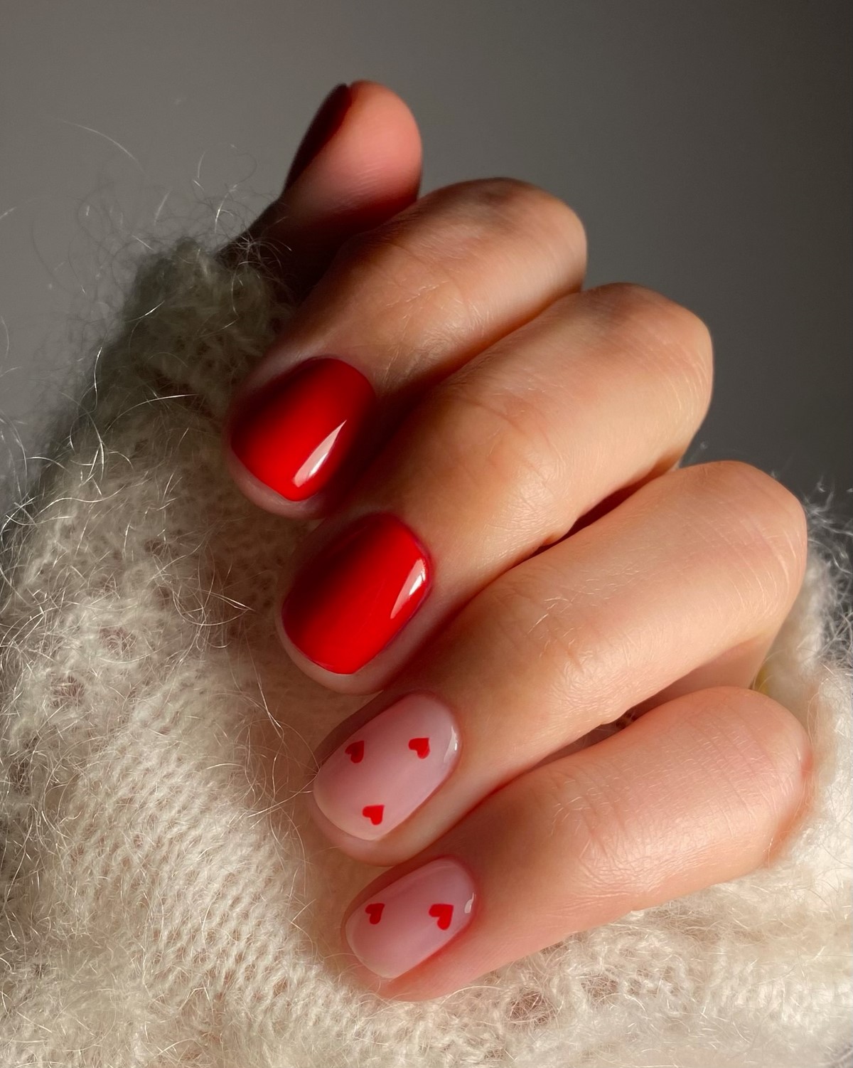 Сердечка на нігтях в лютому 2026: романтика на максимум