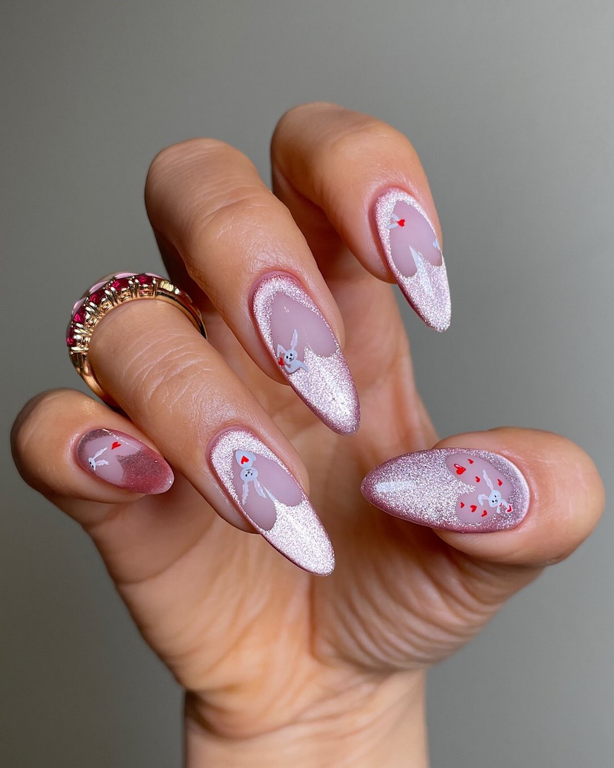 Сердечка на нігтях в лютому 2026: романтика на максимум
