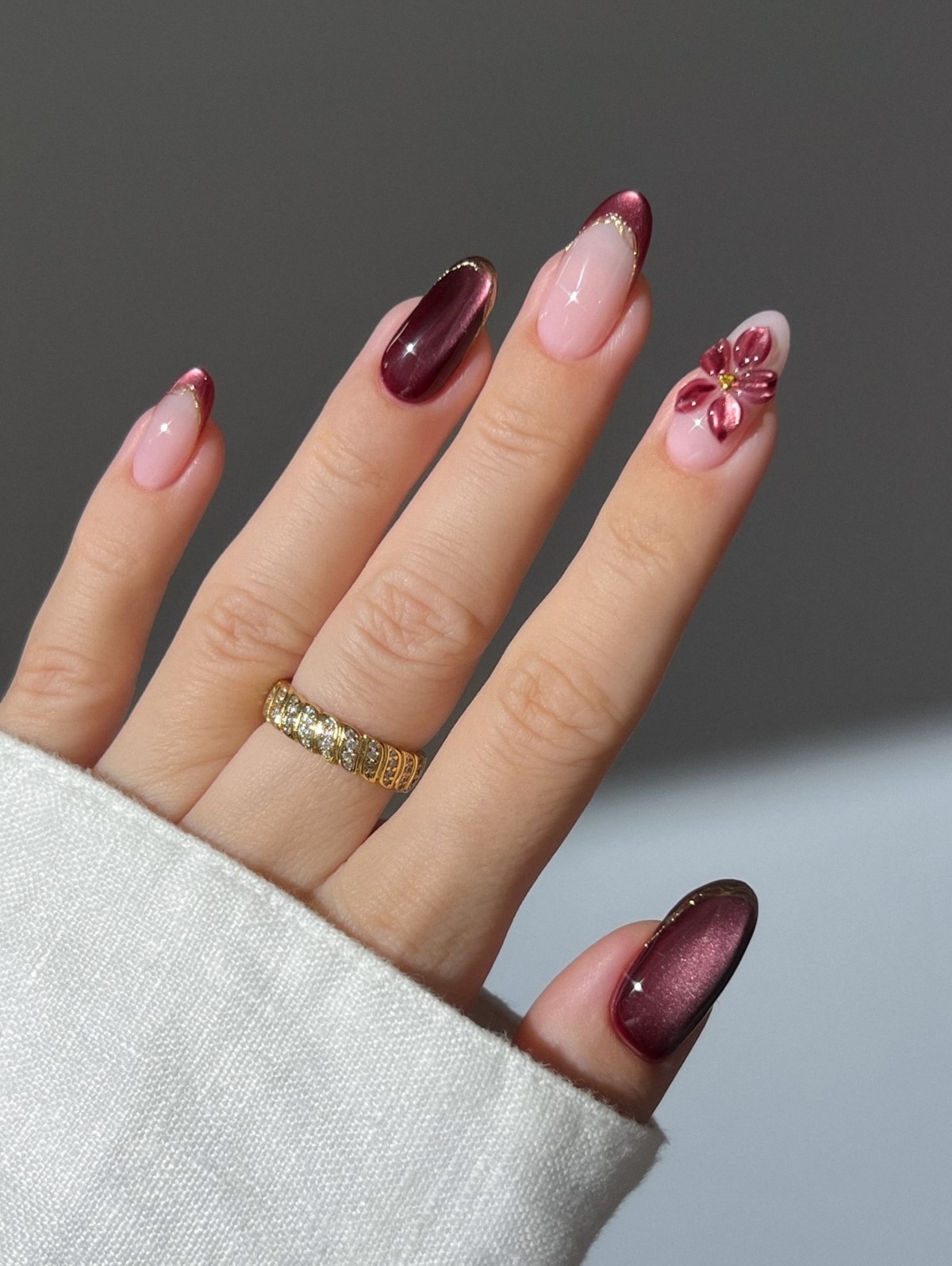 Темний манікюр лютого 2026 як головний акцент зими