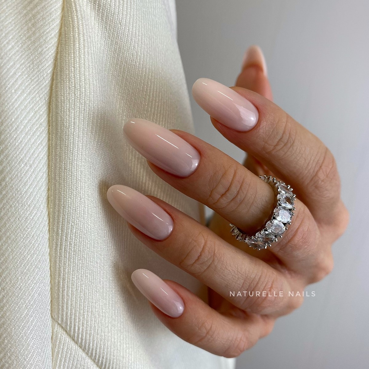 Манікюр на кожен день взимку 2026: просто і зі смаком