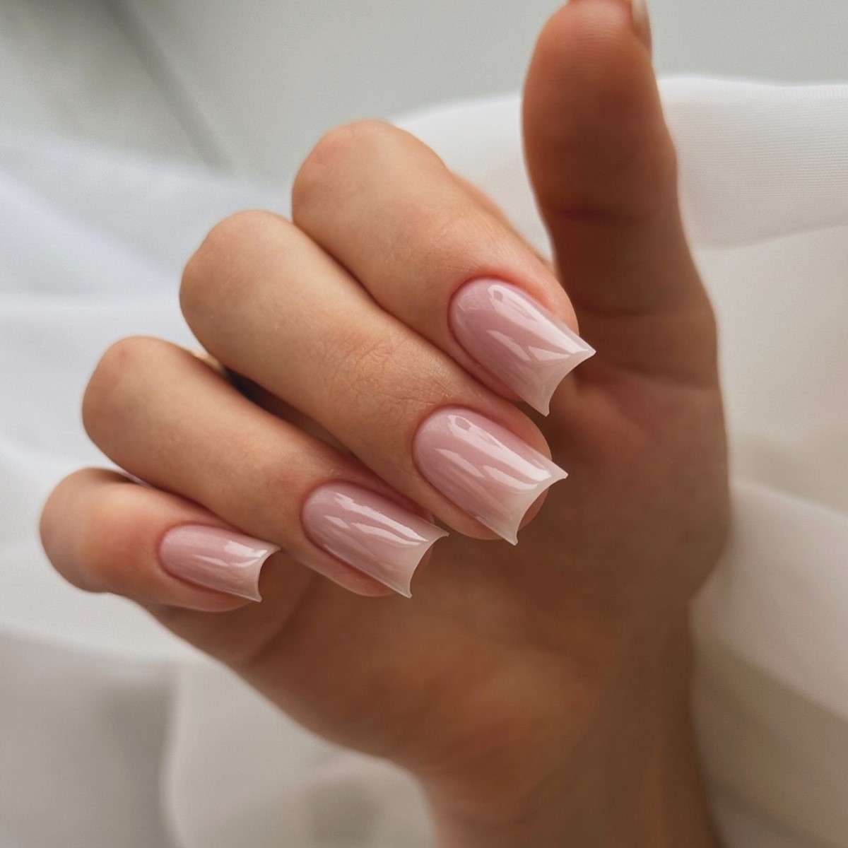 Манікюр на кожен день взимку 2026: просто і зі смаком