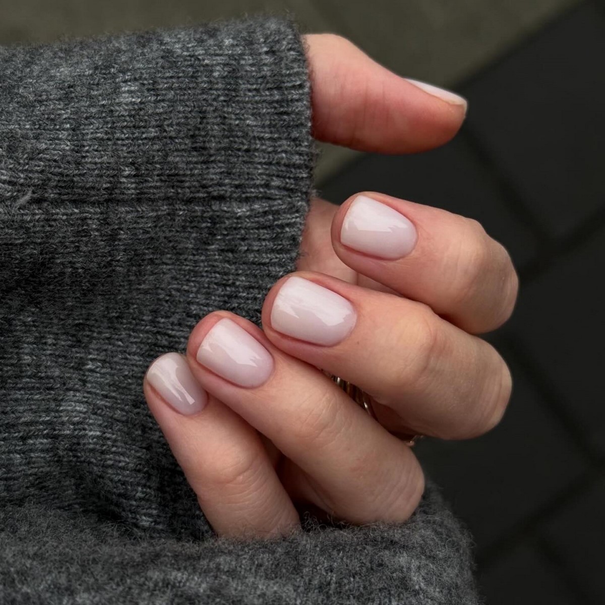 Манікюр на кожен день взимку 2026: просто і зі смаком