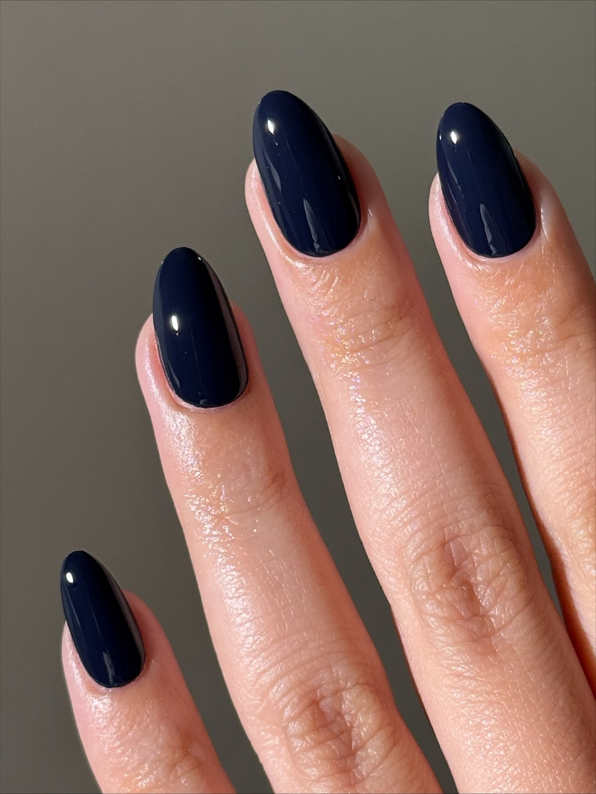 Манікюр на кожен день взимку 2026: просто і зі смаком