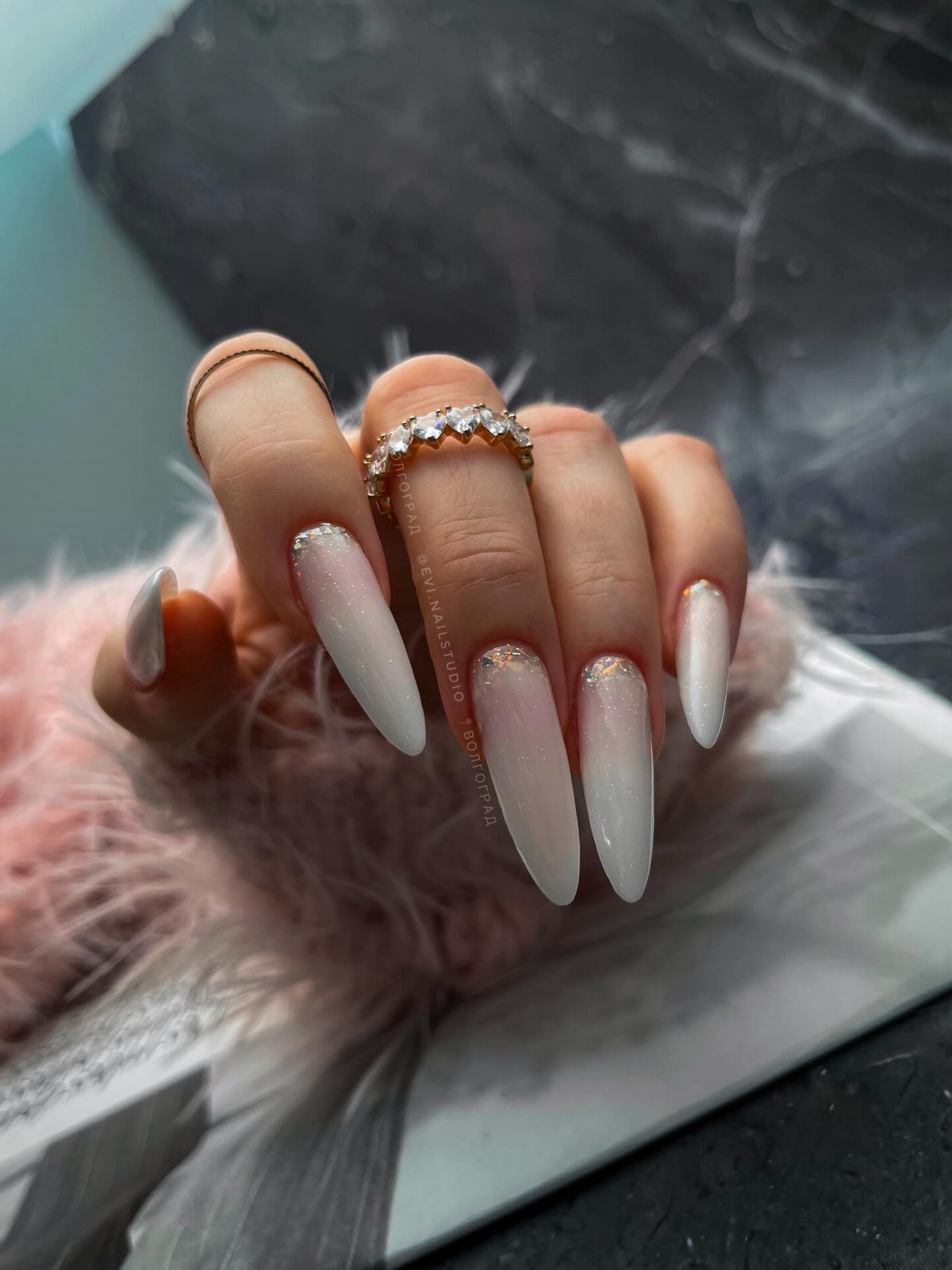 Після темної зими: манікюр, який освіжає руки з першого погляду