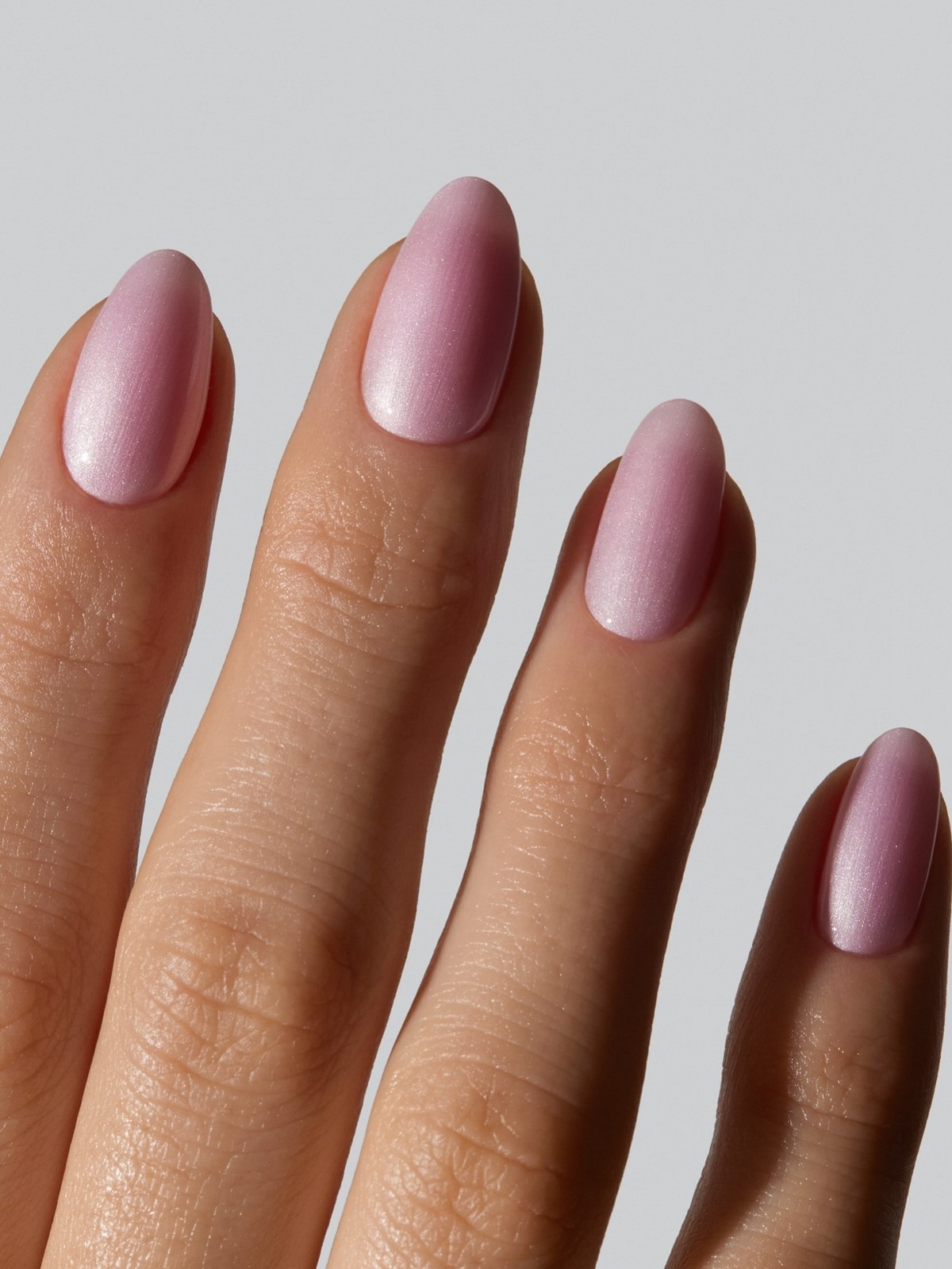 Яка форма нігтів миттєво додає рукам охайності