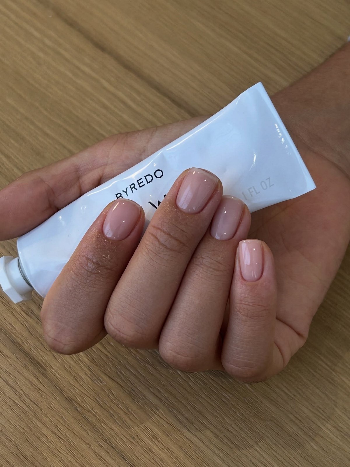 Яка форма нігтів миттєво додає рукам охайності