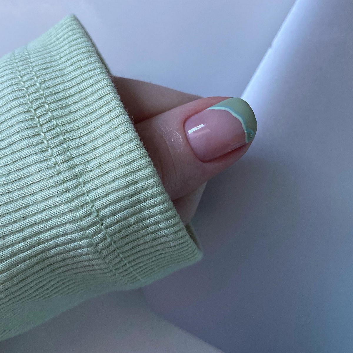 Яка форма нігтів миттєво додає рукам охайності