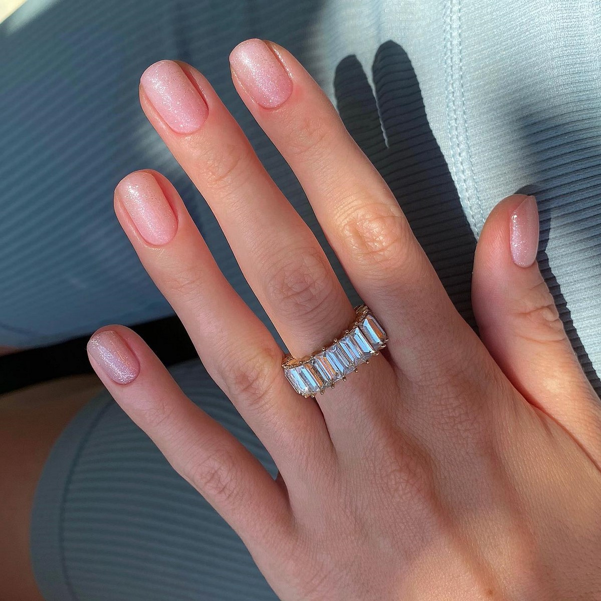 Яка форма нігтів миттєво додає рукам охайності