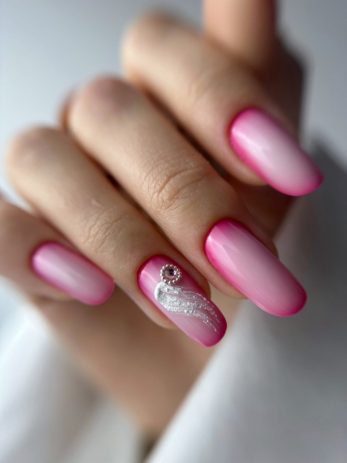 Яка форма нігтів миттєво додає рукам охайності