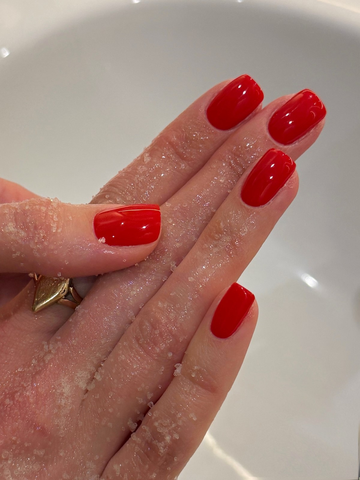 Яка форма нігтів миттєво додає рукам охайності