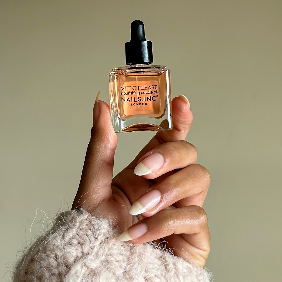 Як доглядати за руками, щоб манікюр виглядав свіжим тижнями