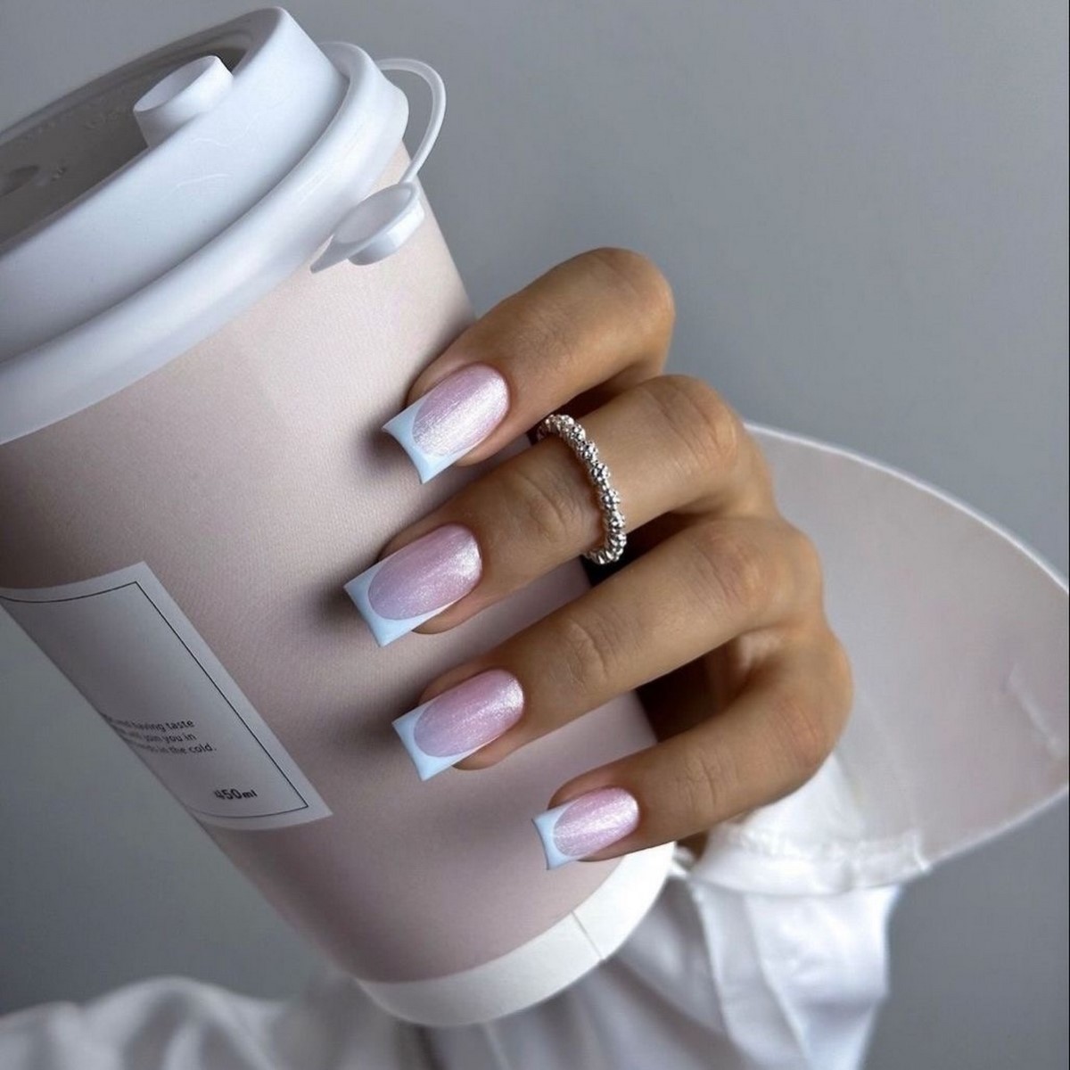 Після темної зими: манікюр, який освіжає руки з першого погляду