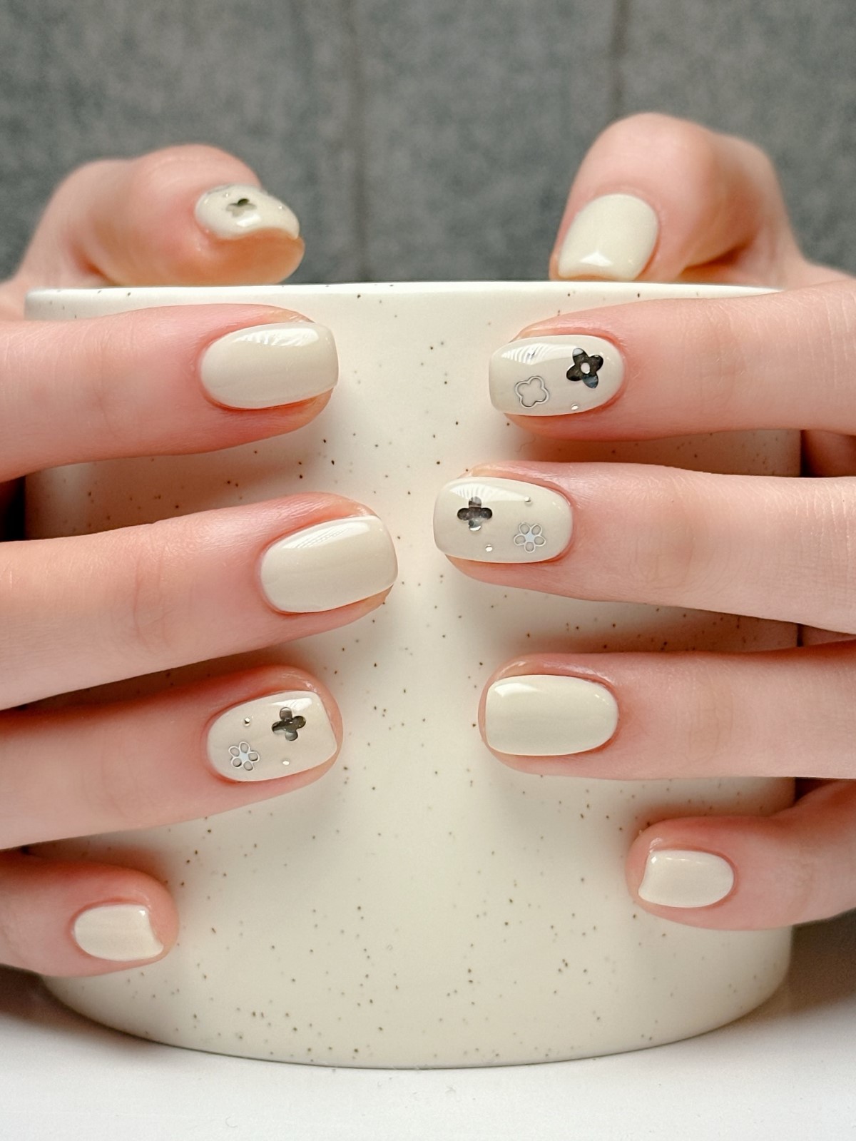 Після темної зими: манікюр, який освіжає руки з першого погляду