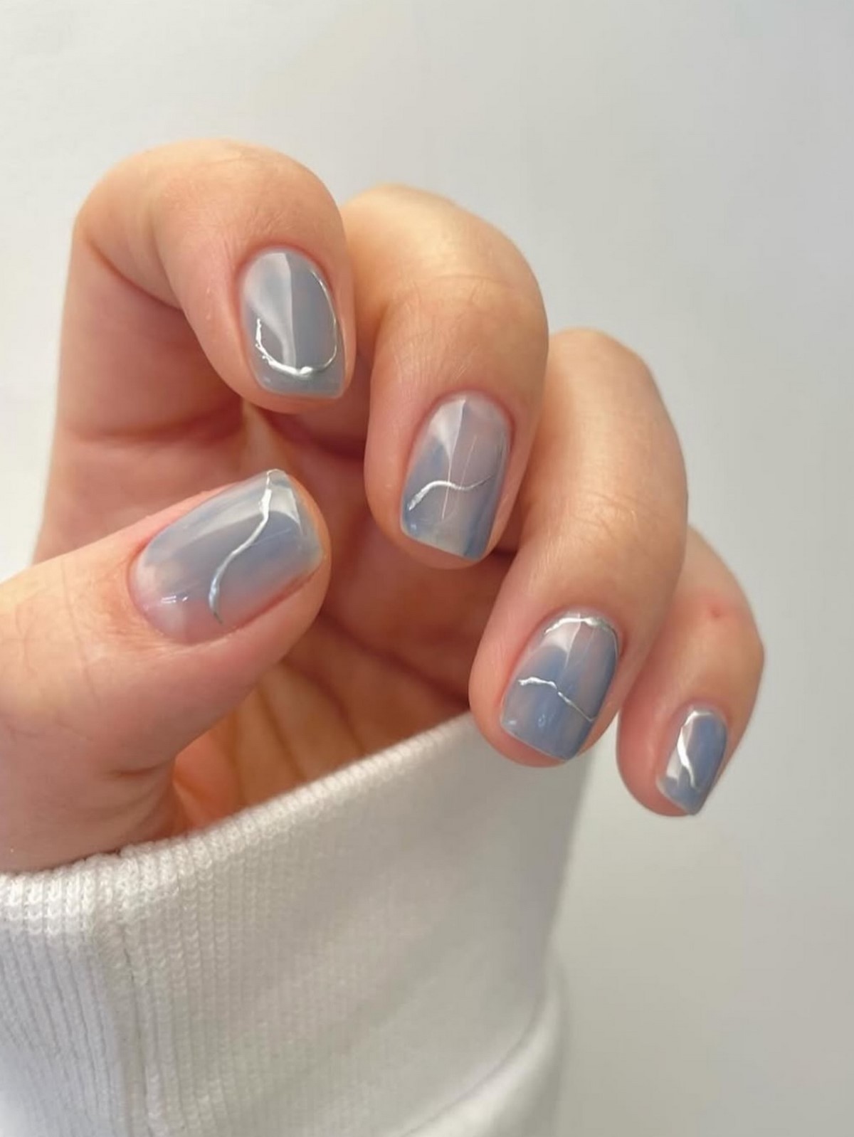 Після темної зими: манікюр, який освіжає руки з першого погляду