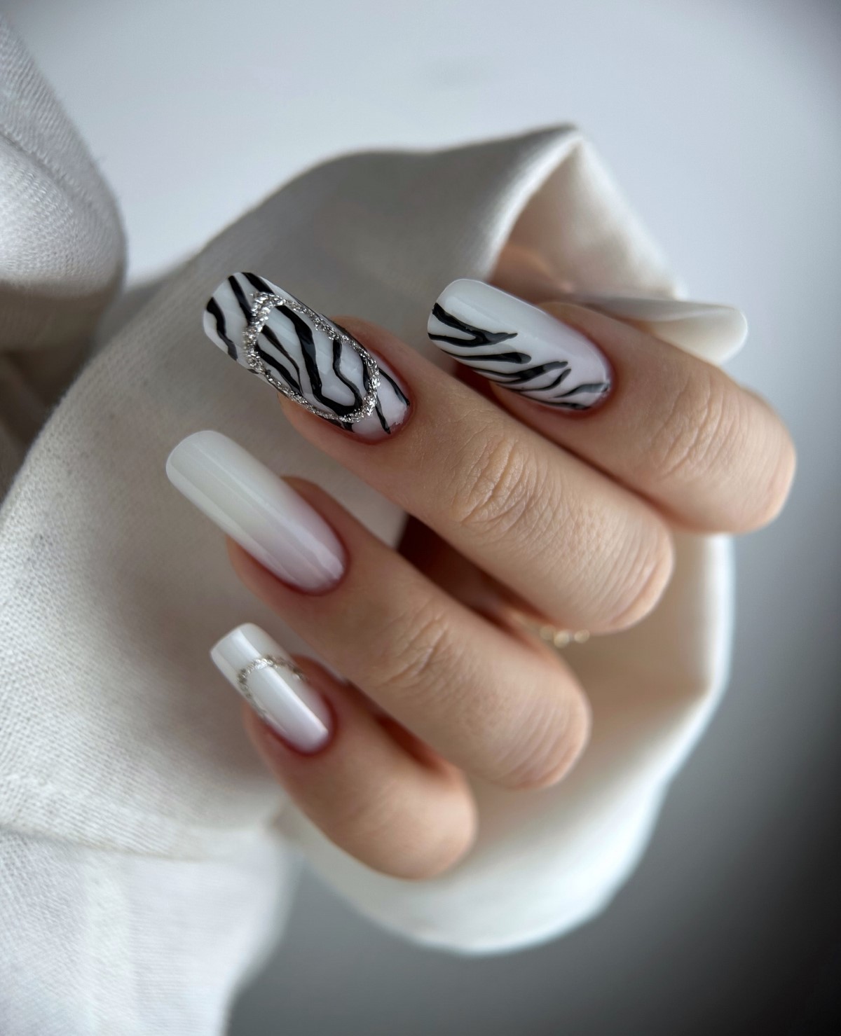 Після темної зими: манікюр, який освіжає руки з першого погляду