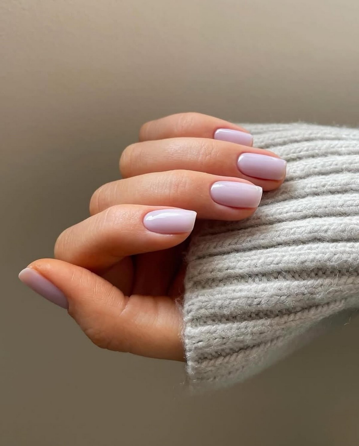 Після темної зими: манікюр, який освіжає руки з першого погляду