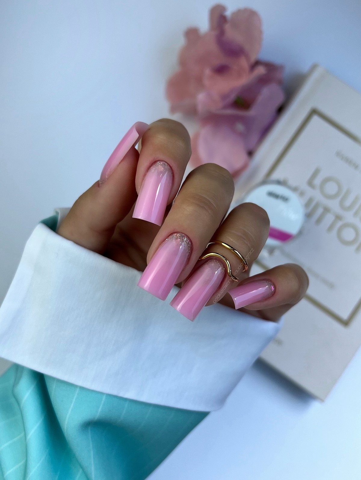 Рожевий манікюр 2026: найніжніші відтінки для доглянутих рук