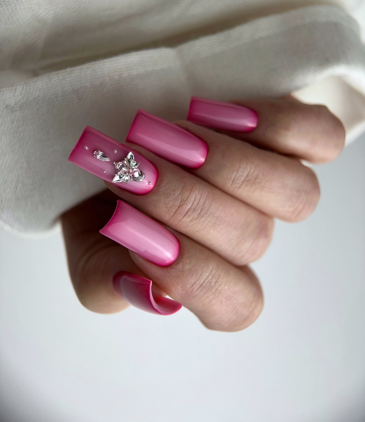 Рожевий манікюр 2026: найніжніші відтінки для доглянутих рук