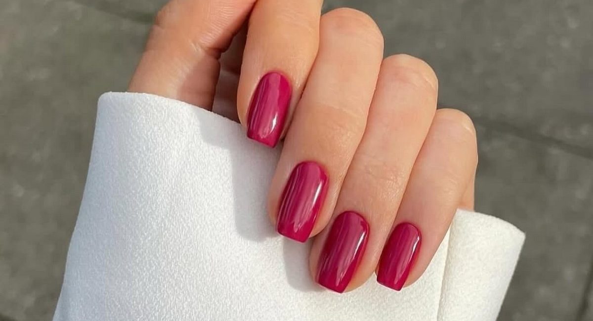 Нюд здає позиції: головний манікюр березня 2026 Нюд здає позиції: головний манікюр березня 2026