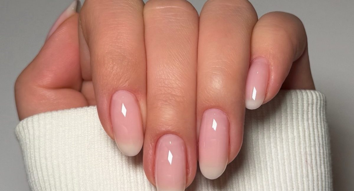 Манікюр на початок весни: 5 кольорів, що створюють ефект дорогого образу Манікюр на початок весни: 5 кольорів, що створюють ефект дорогого образу