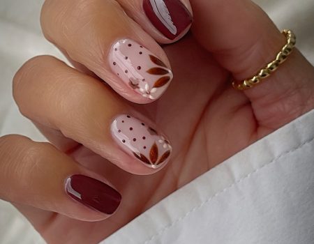 Темний манікюр весни 2026, який виглядає легше за нюд