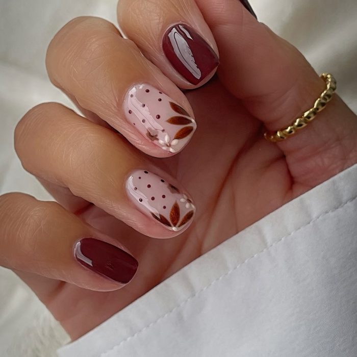 Темний манікюр весни 2026, який виглядає легше за нюд Темний манікюр весни 2026, який виглядає легше за нюд