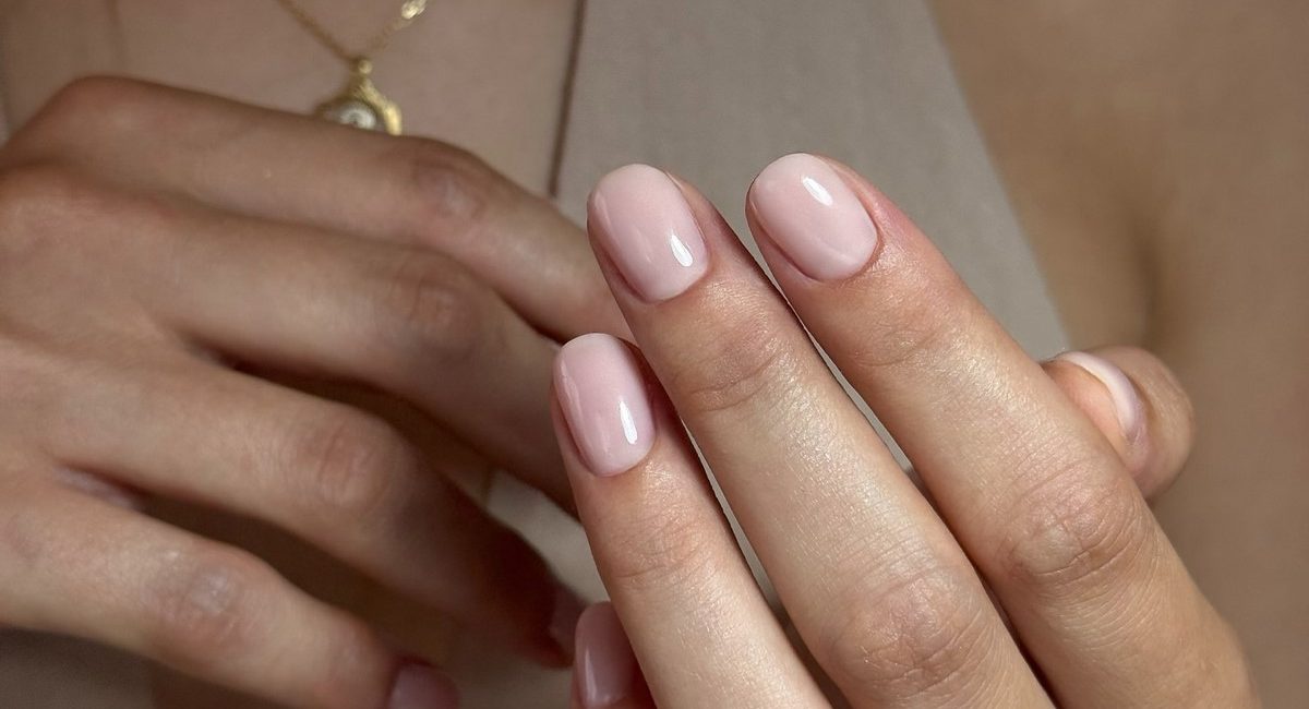 Весняний манікюр 2026: трендові кольори, які обирають зараз