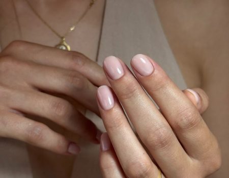 Весняний манікюр 2026: трендові кольори, які обирають зараз