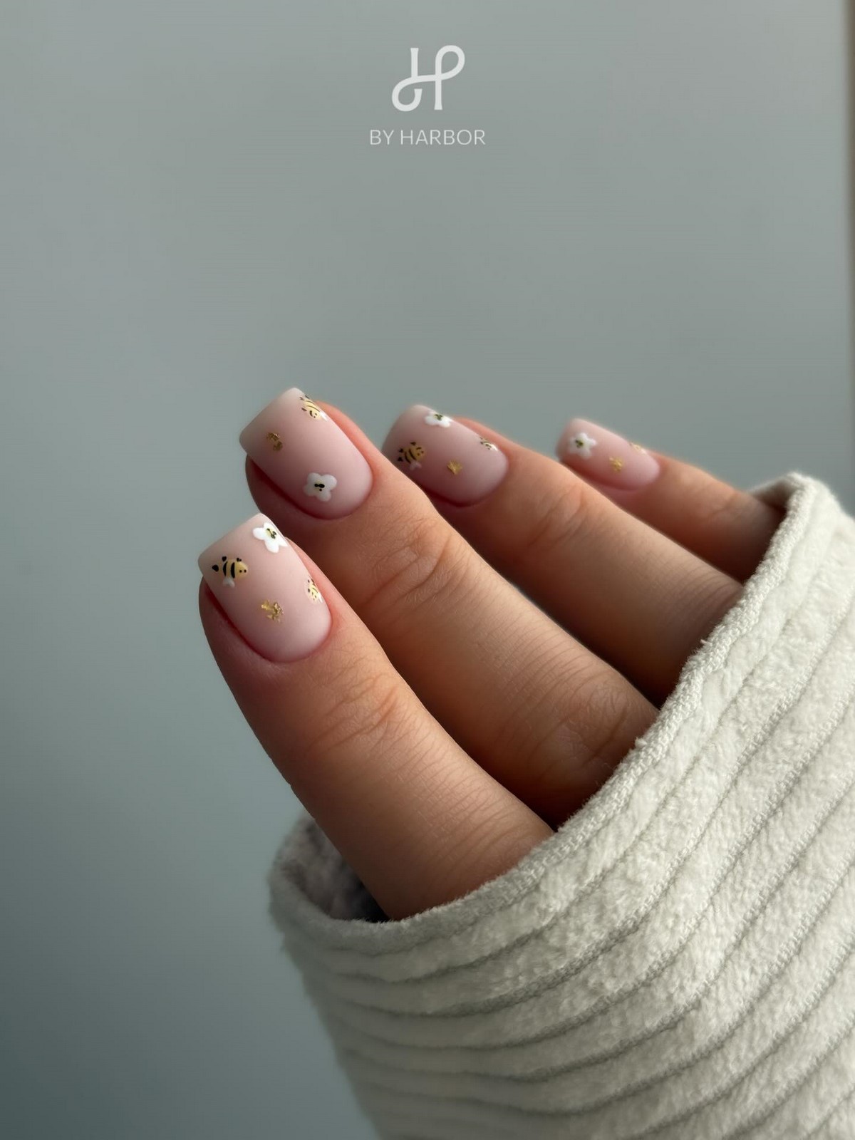 Лаконічний манікюр квітня 2026: стримана розкіш у деталях