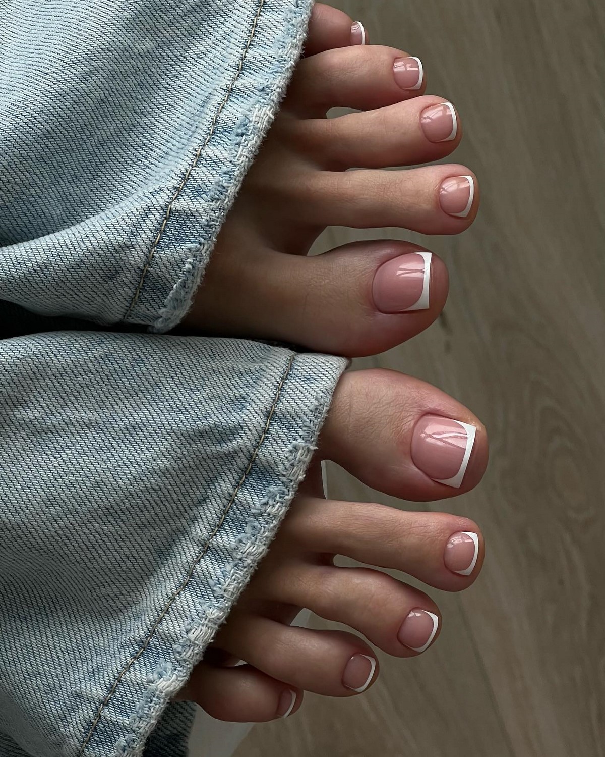 Педикюр весна-літо 2026: модні кольори та дизайни