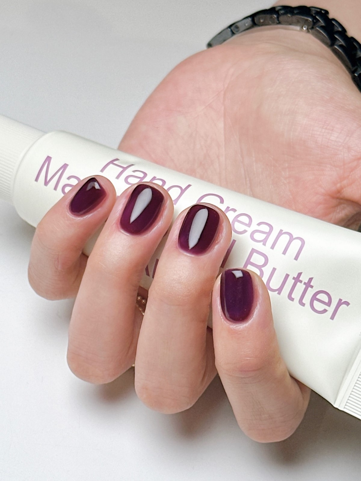 Весняний манікюр 2026: трендові кольори, які обирають зараз