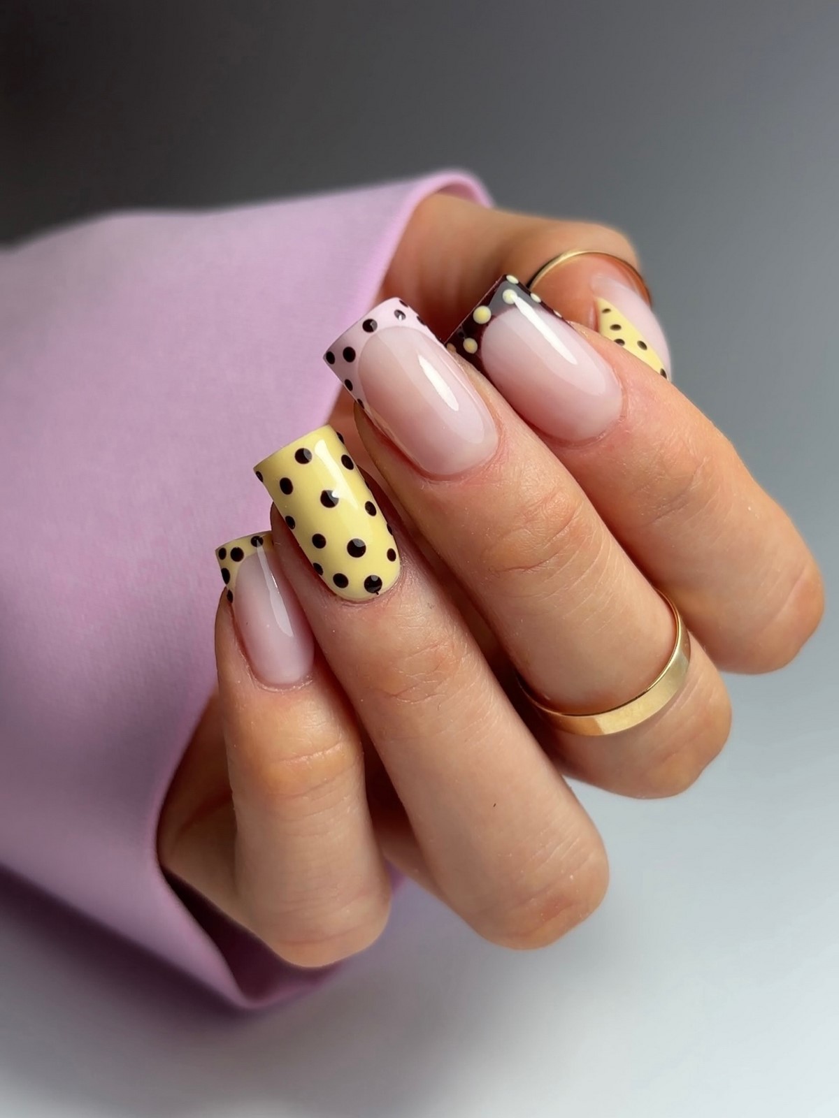 Квадратні нігті весни: форма, яка знову стала трендом