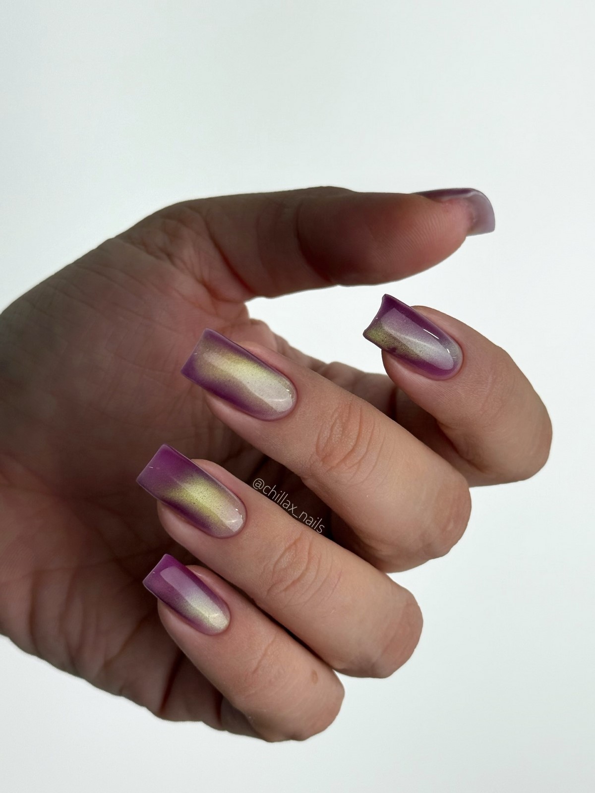 Квадратні нігті весни: форма, яка знову стала трендом