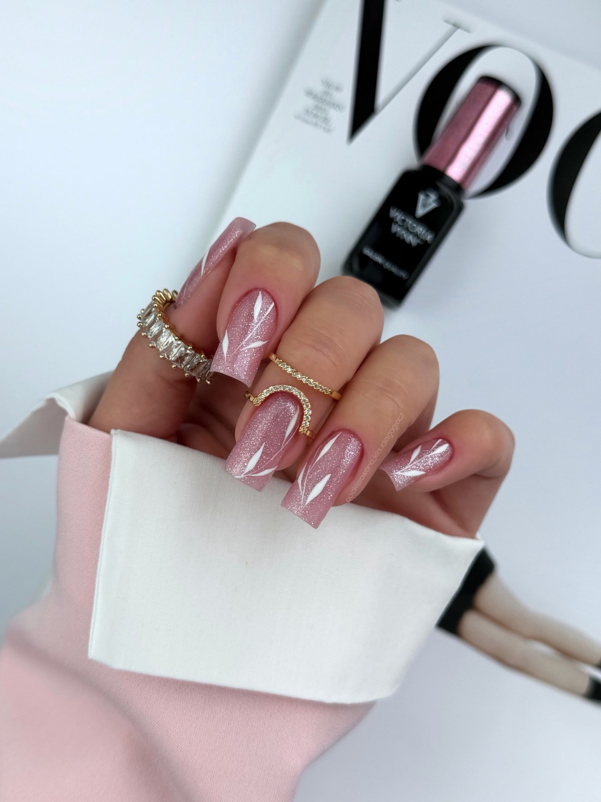 Квадратні нігті весни: форма, яка знову стала трендом