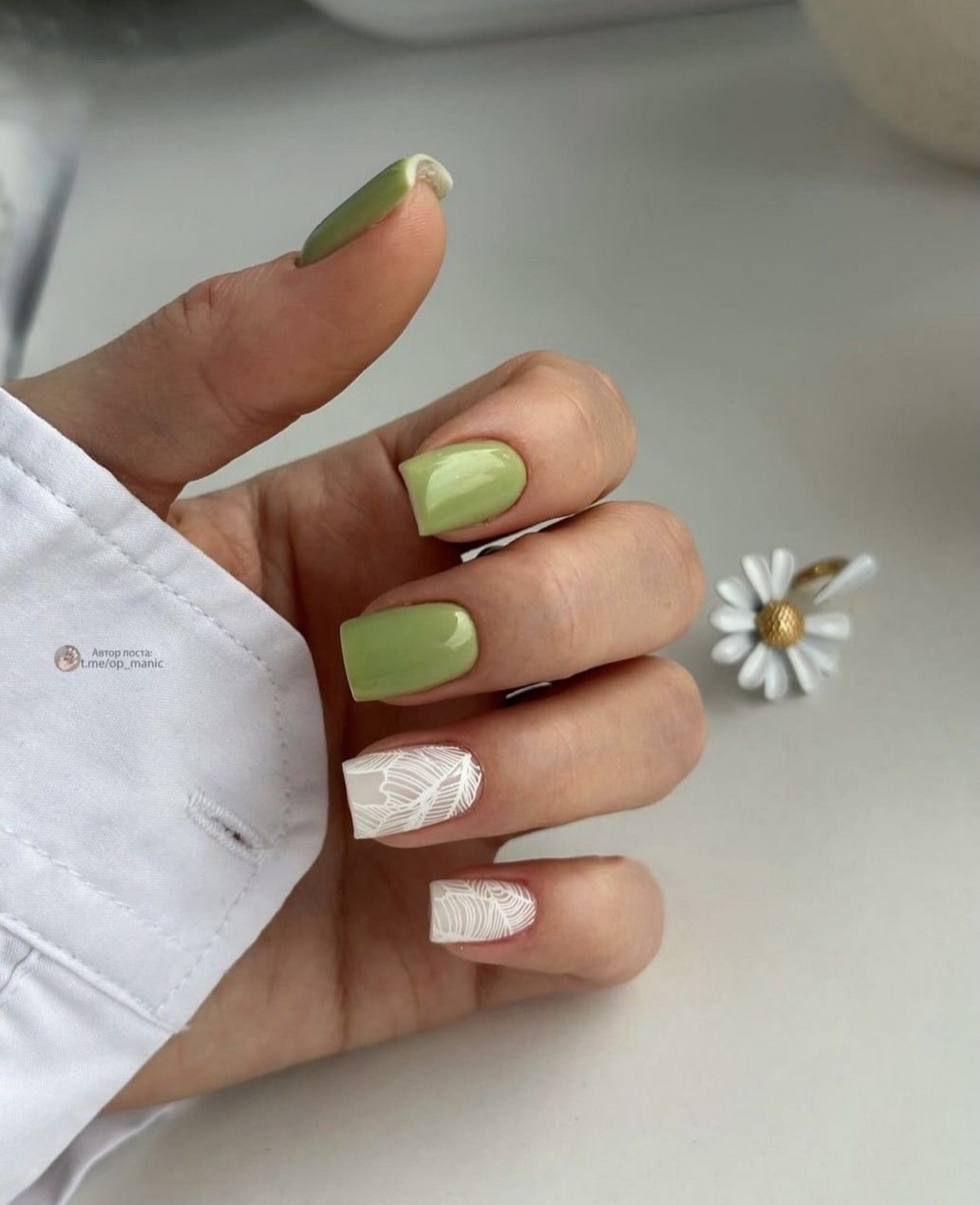 Квадратні нігті весни: форма, яка знову стала трендом