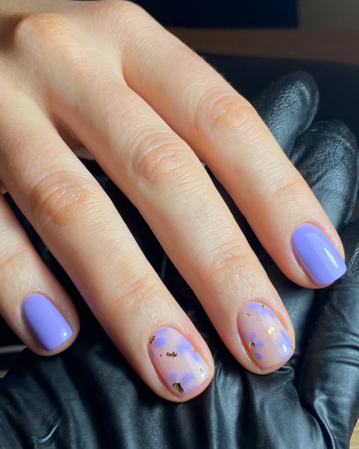 Квадратні нігті весни: форма, яка знову стала трендом